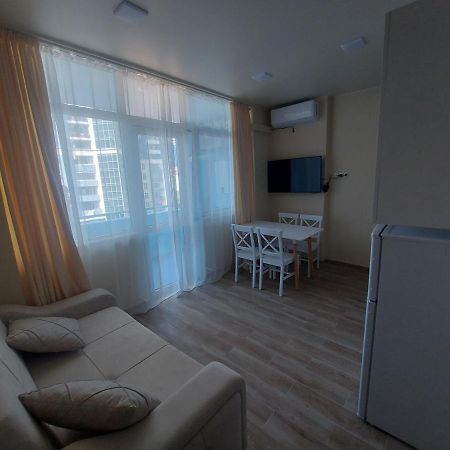 Andrew'S 2 Rooms Apartment In Batumi Ანდრიას 2 Ოთახიანი Აპარტამენტი Ბათუმში Esterno foto