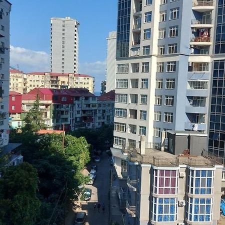 Andrew'S 2 Rooms Apartment In Batumi Ანდრიას 2 Ოთახიანი Აპარტამენტი Ბათუმში Esterno foto