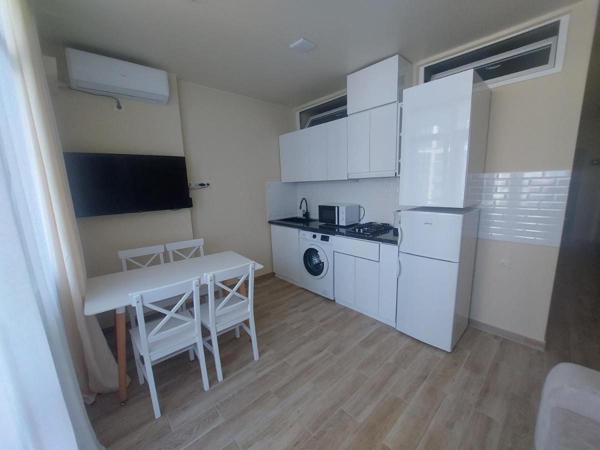 Andrew'S 2 Rooms Apartment In Batumi Ანდრიას 2 Ოთახიანი Აპარტამენტი Ბათუმში Esterno foto