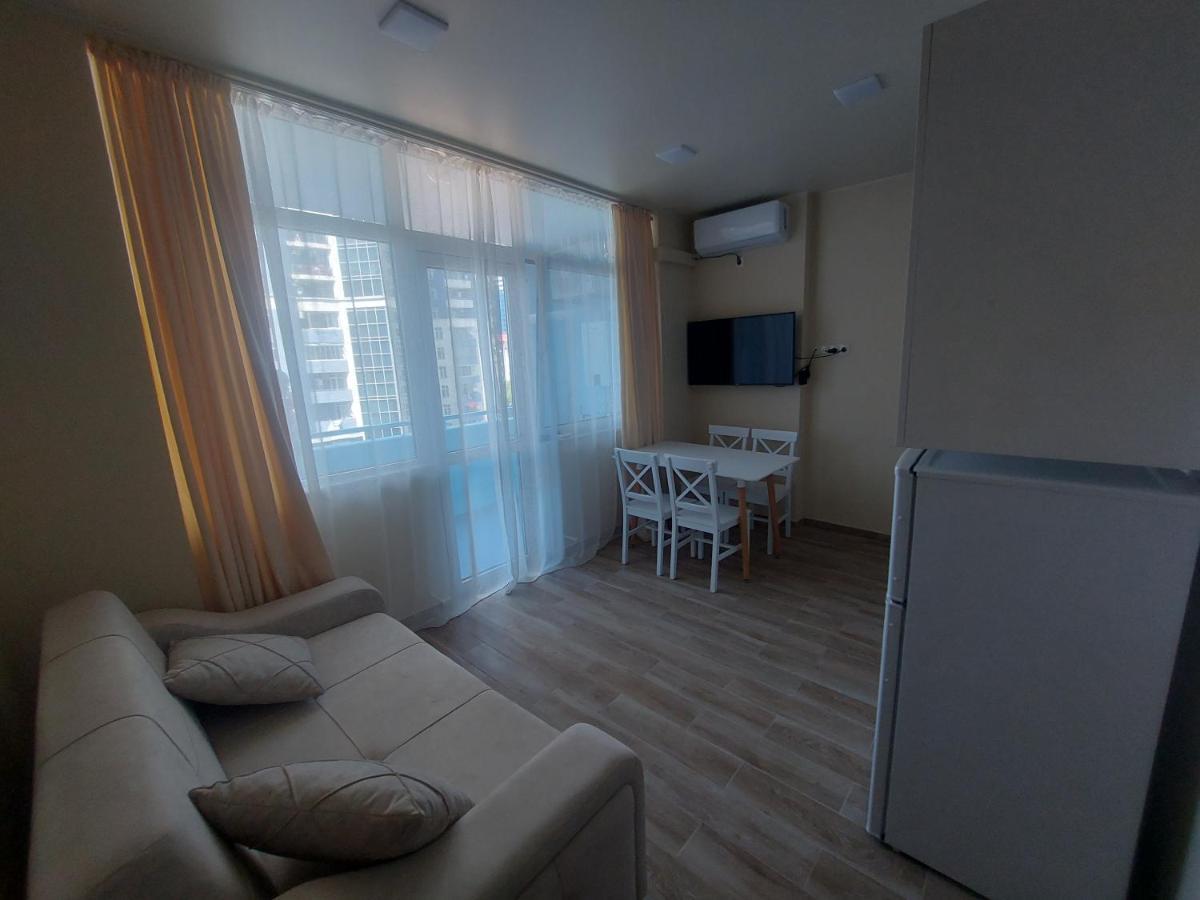 Andrew'S 2 Rooms Apartment In Batumi Ანდრიას 2 Ოთახიანი Აპარტამენტი Ბათუმში Esterno foto