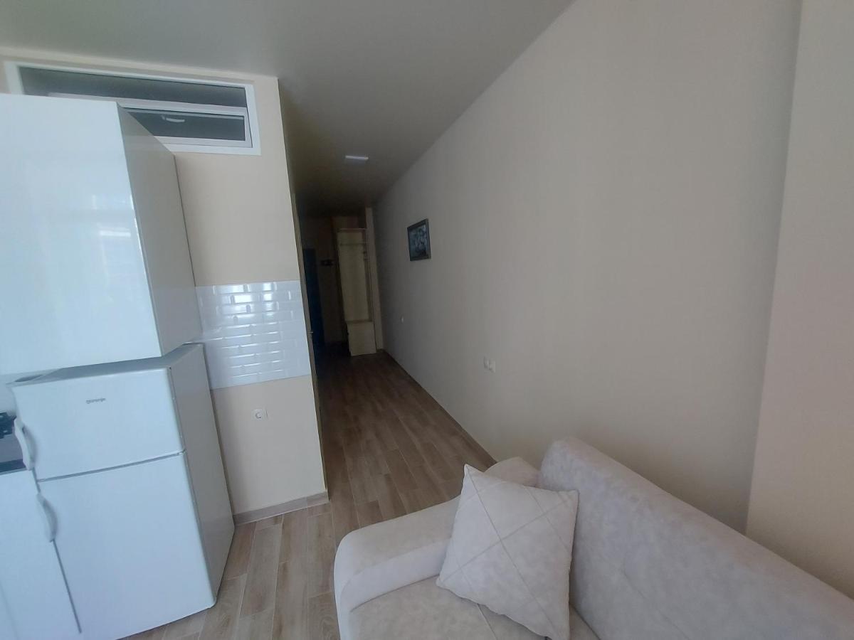 Andrew'S 2 Rooms Apartment In Batumi Ანდრიას 2 Ოთახიანი Აპარტამენტი Ბათუმში Esterno foto